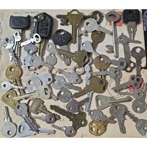 Assorted Vintage Skeleton and other Keys Decorative Crafting Supplies